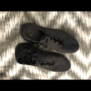 Women’s under armour shoes